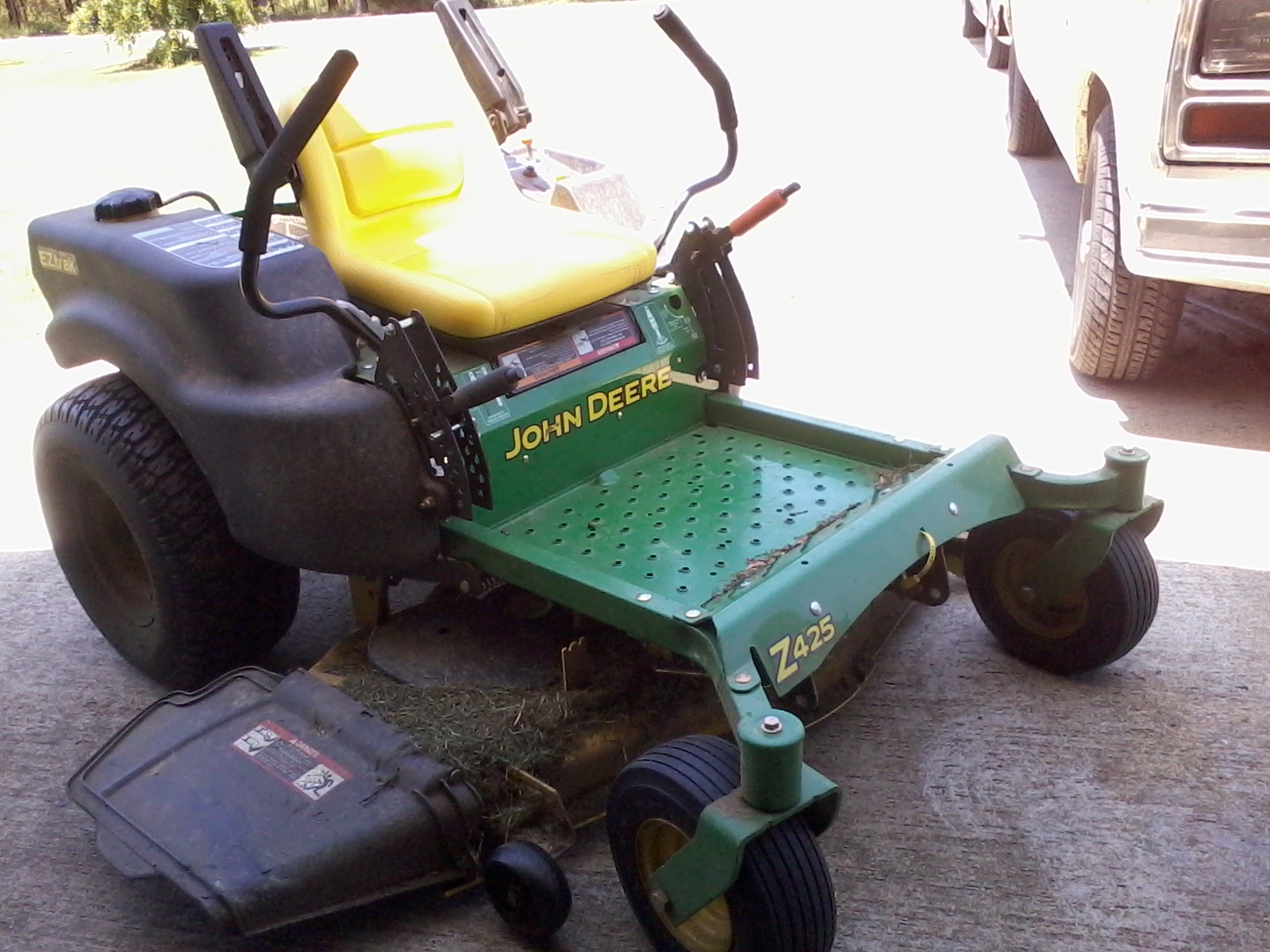 John Deer zero turn radius mower